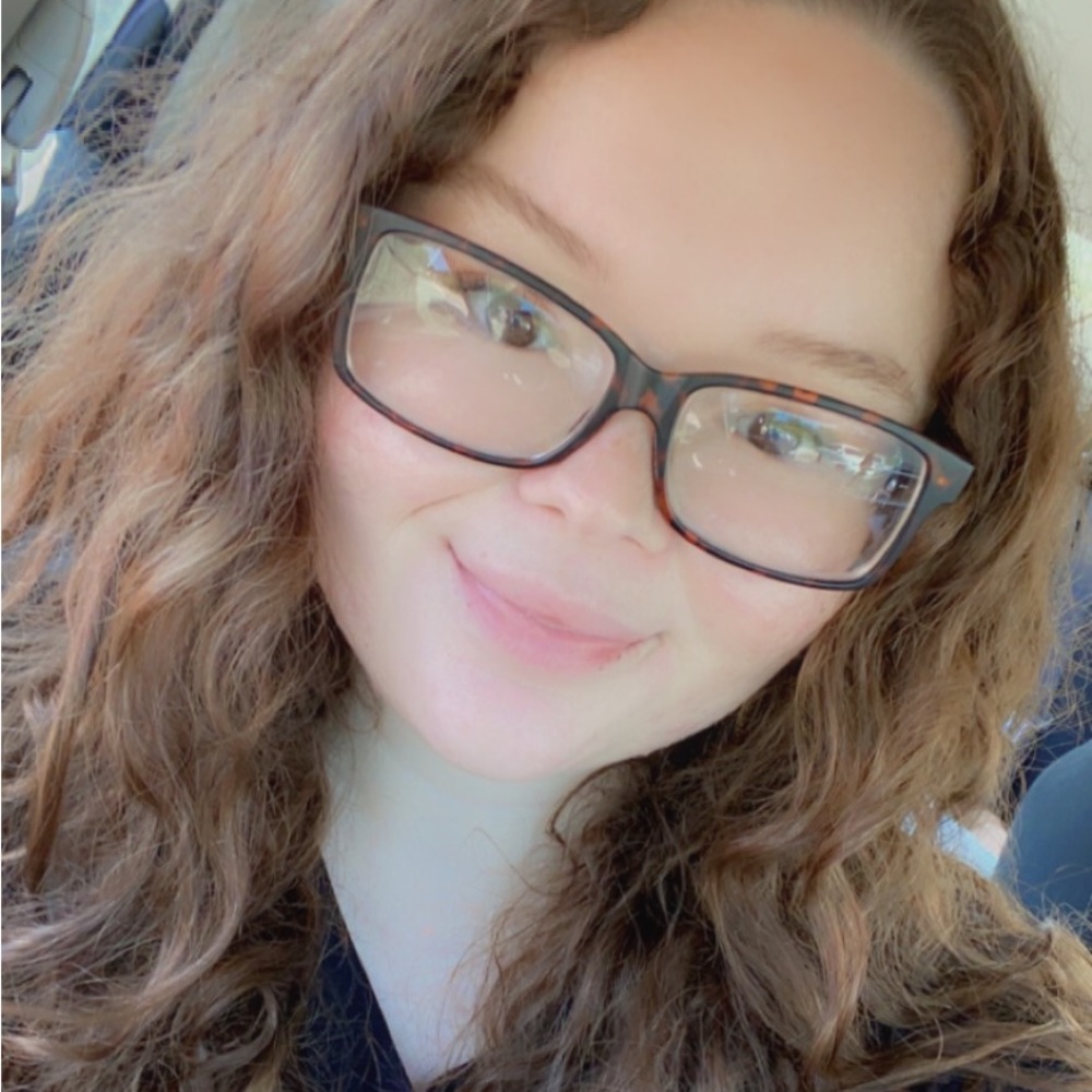 Meet your Posher, Kayla